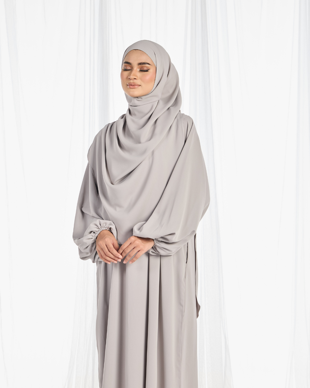 PO II : Warda Khimar Umrah Set in Silver