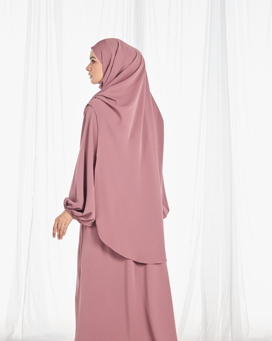 Instock: Warda Khimar Umrah Set in Dusty Rose