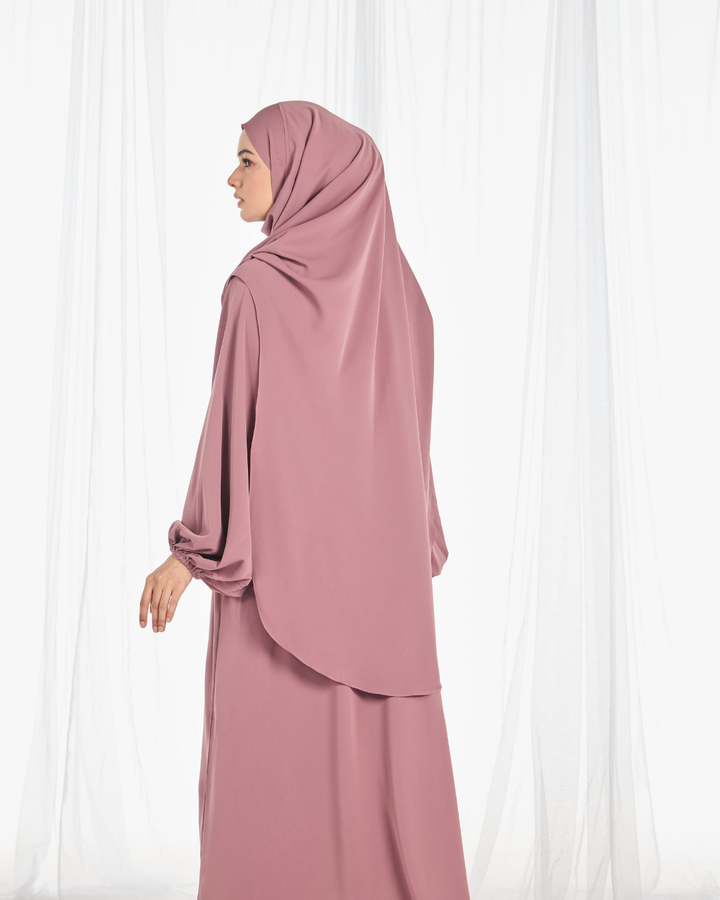 Instock: Warda Khimar Umrah Set in Dusty Rose