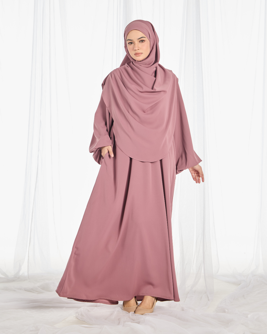 Instock: Warda Khimar Umrah Set in Dusty Rose