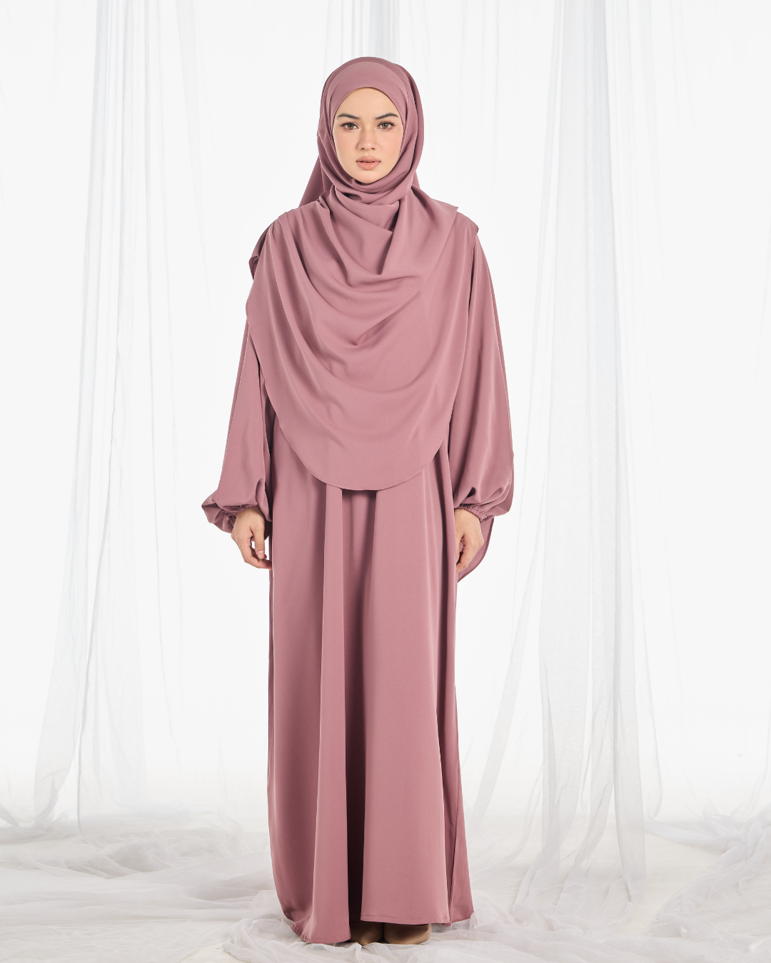 Instock: Warda Khimar Umrah Set in Dusty Rose