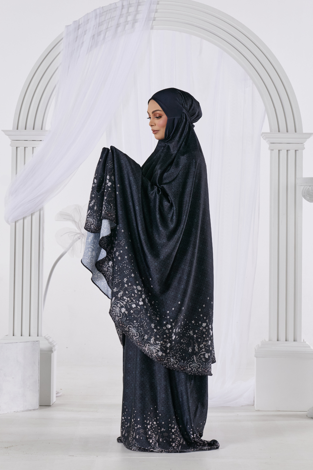 Telekung Bangsawan in Black