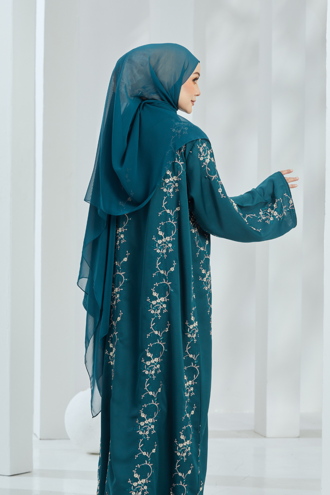 Luna Abaya in Teal
