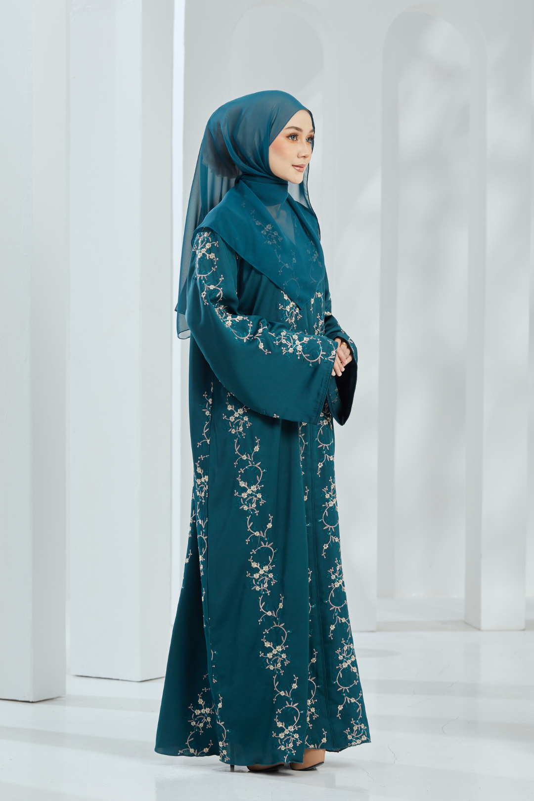 Luna Abaya in Teal