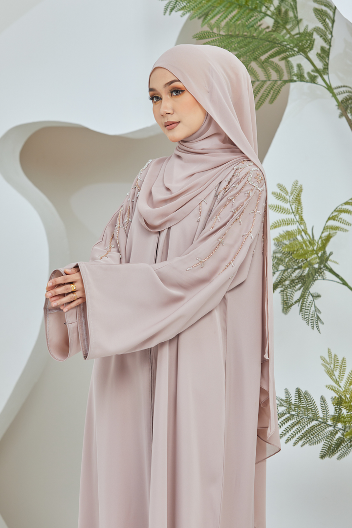 Muneera in Beige
