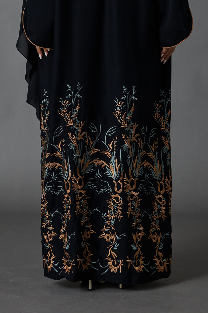 Leila Abaya in Black
