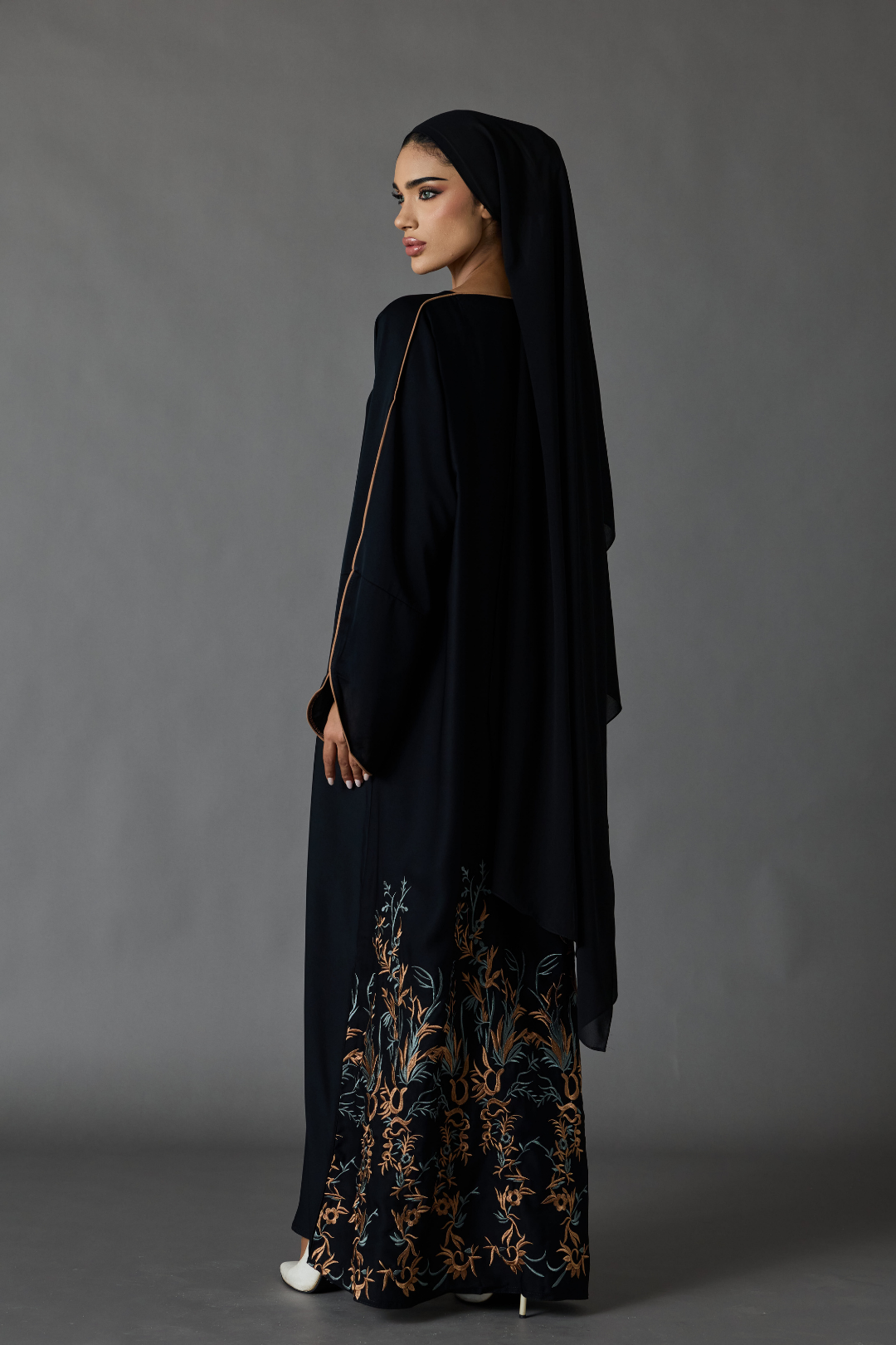 Leila Abaya in Black