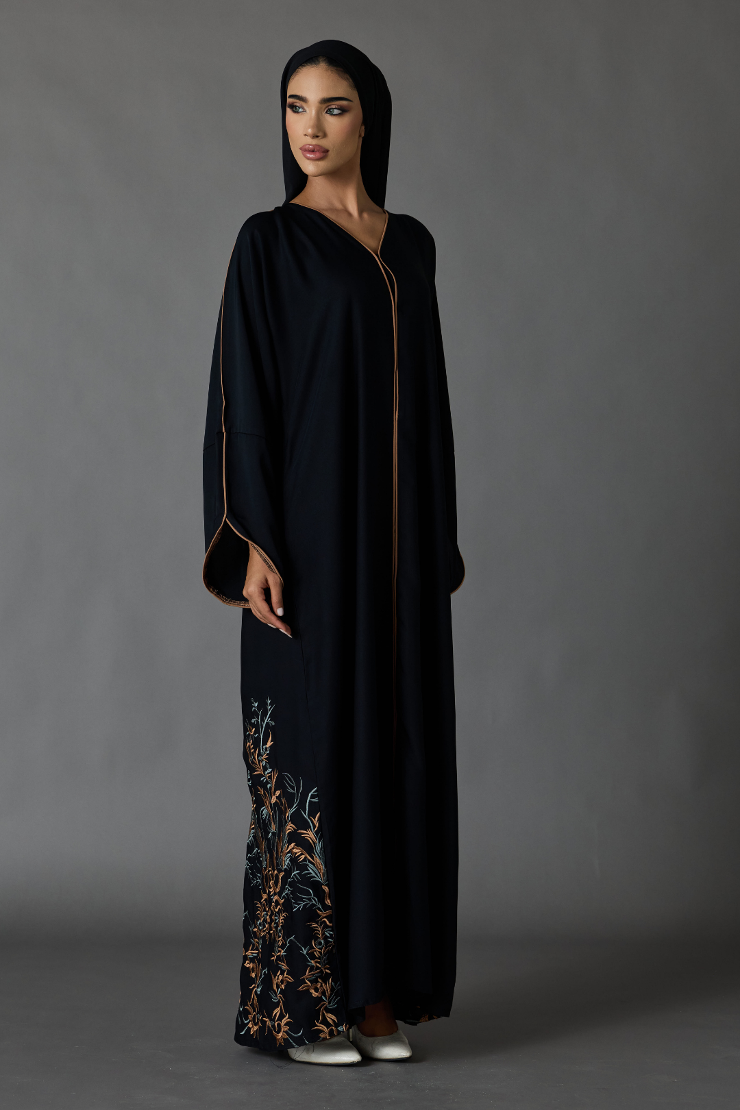 Leila Abaya in Black