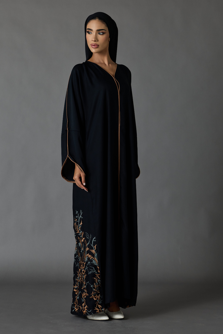 Leila Abaya in Black