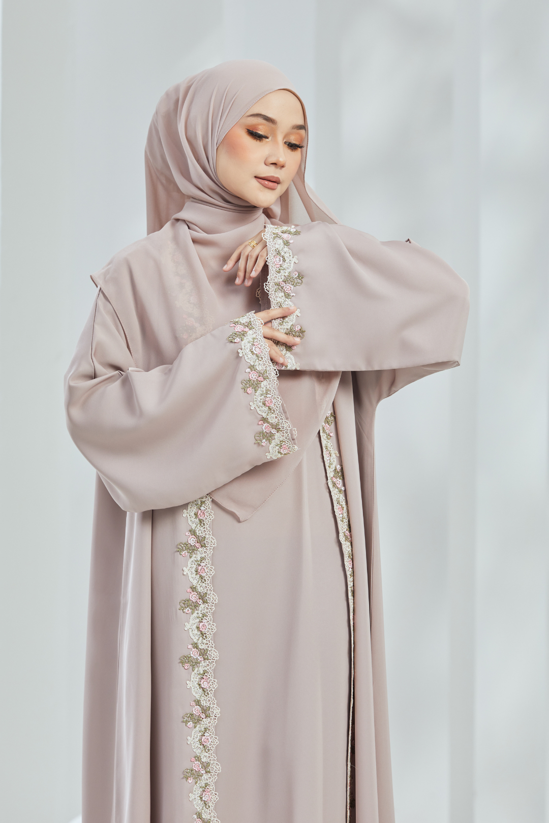 Raufaa Abaya in Taupe