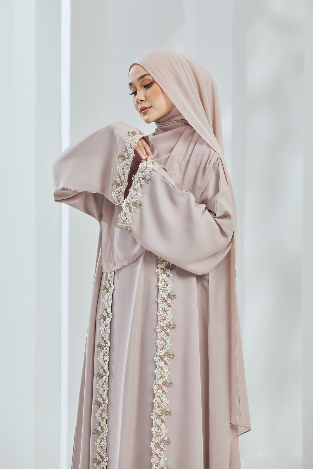 Raufaa Abaya in Taupe