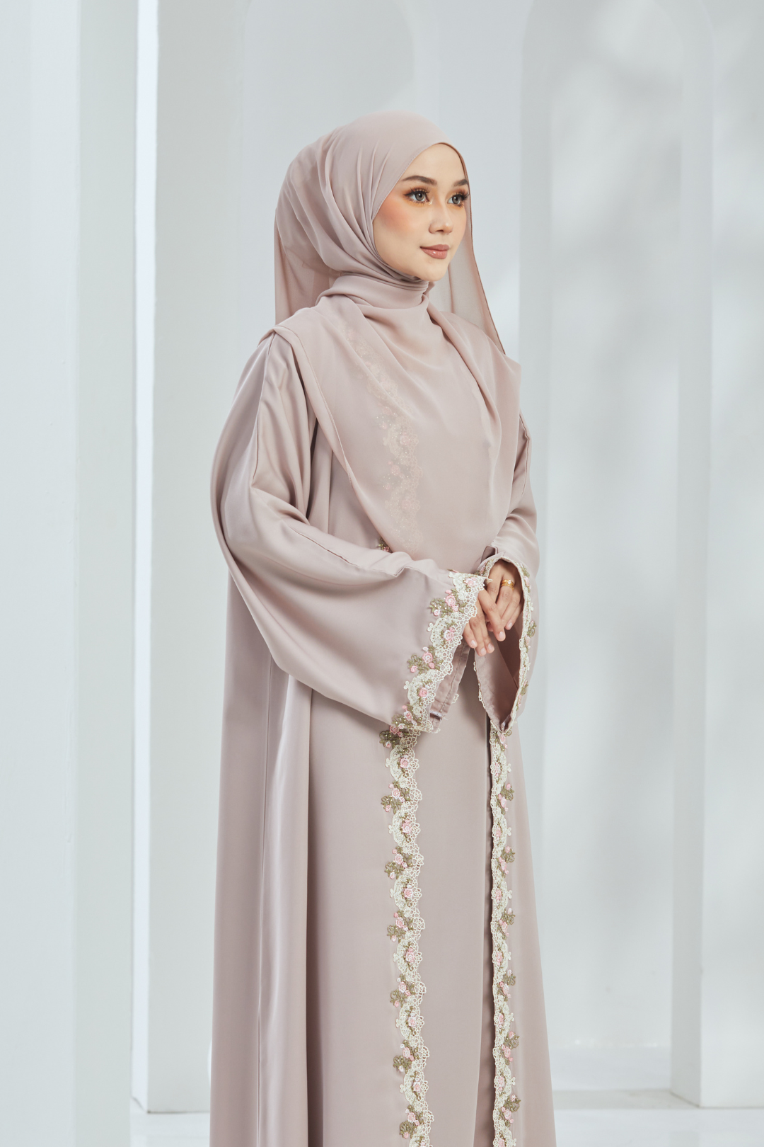 Raufaa Abaya in Taupe