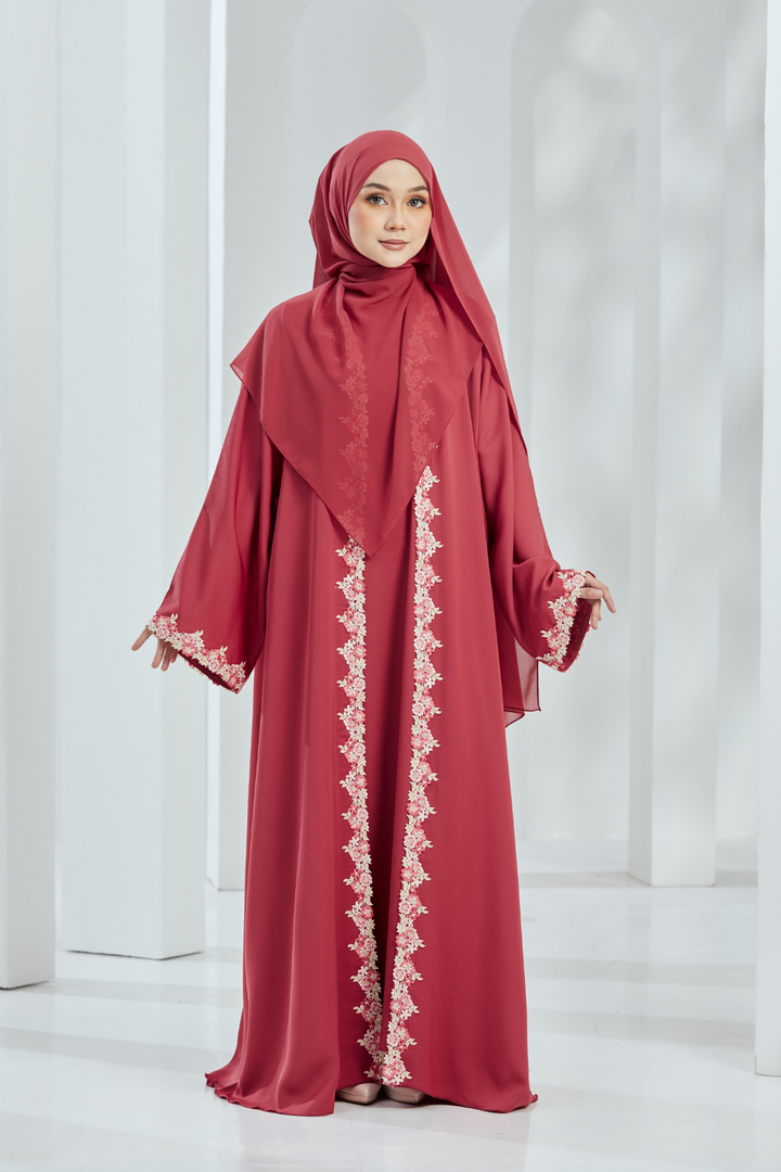 Raufaa Abaya in Berry