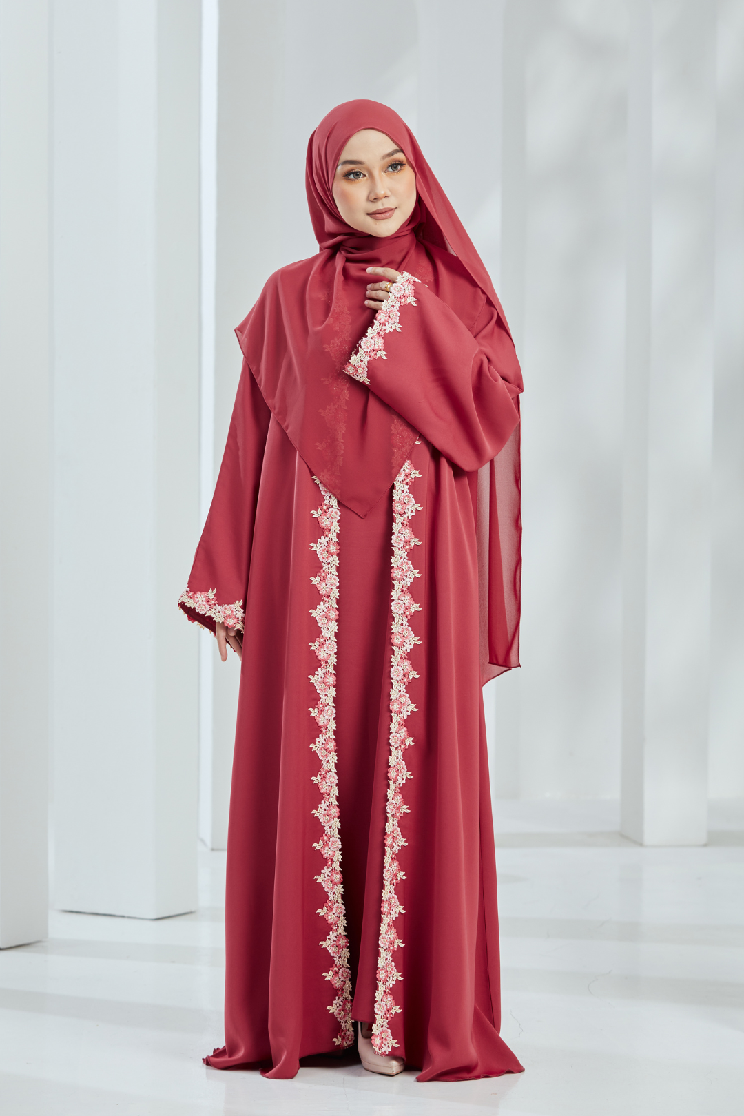 Raufaa Abaya in Berry