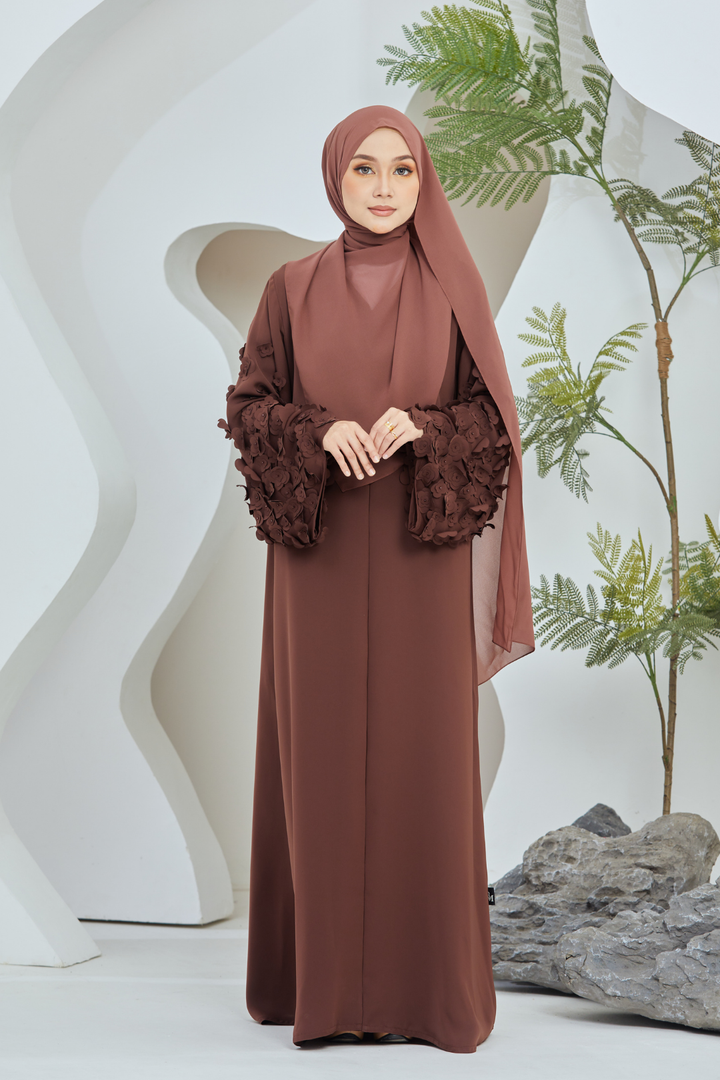 Diana Abaya in Rich Brown