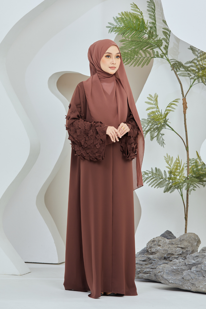 Diana Abaya in Rich Brown