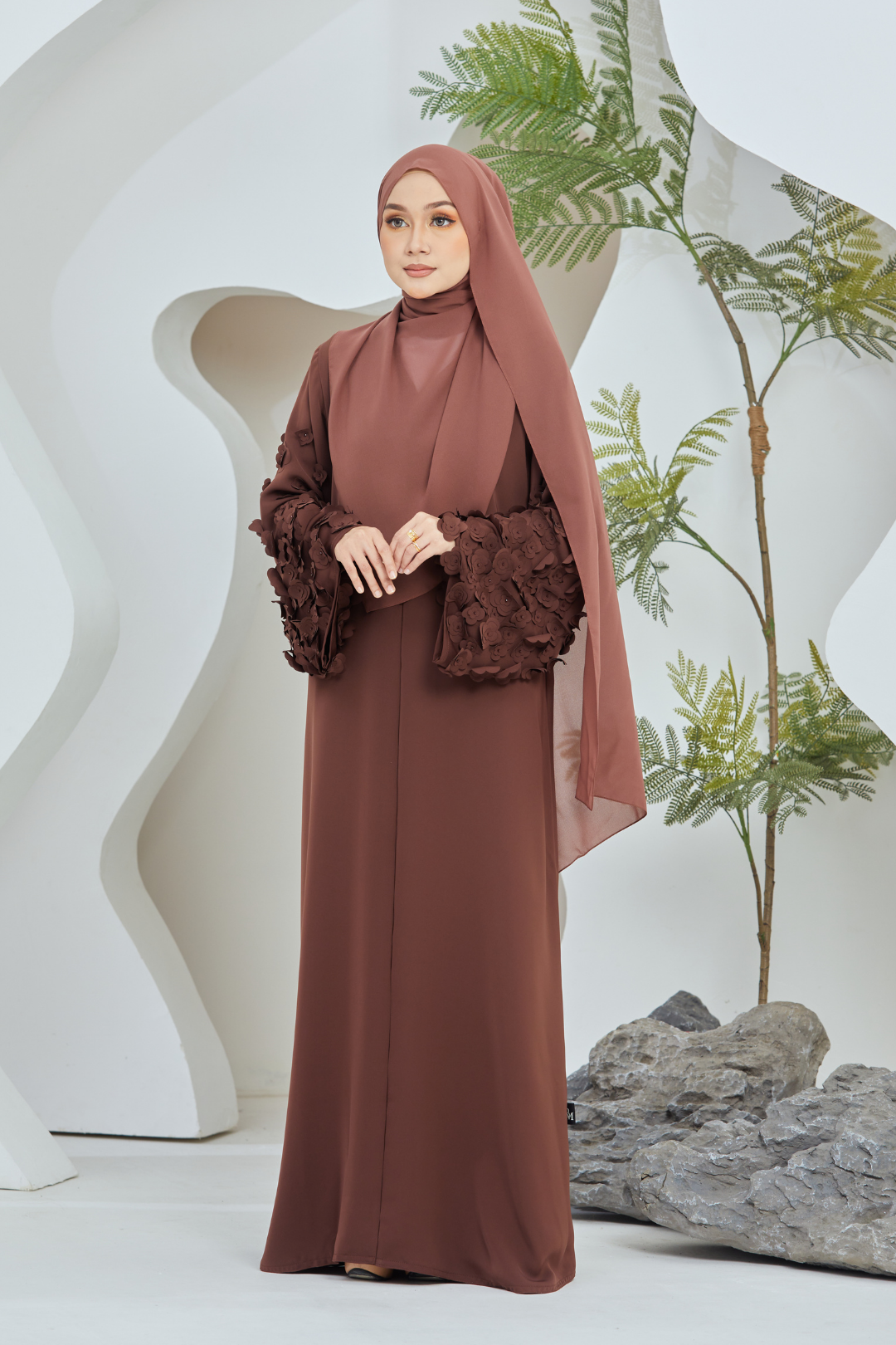 Diana Abaya in Rich Brown