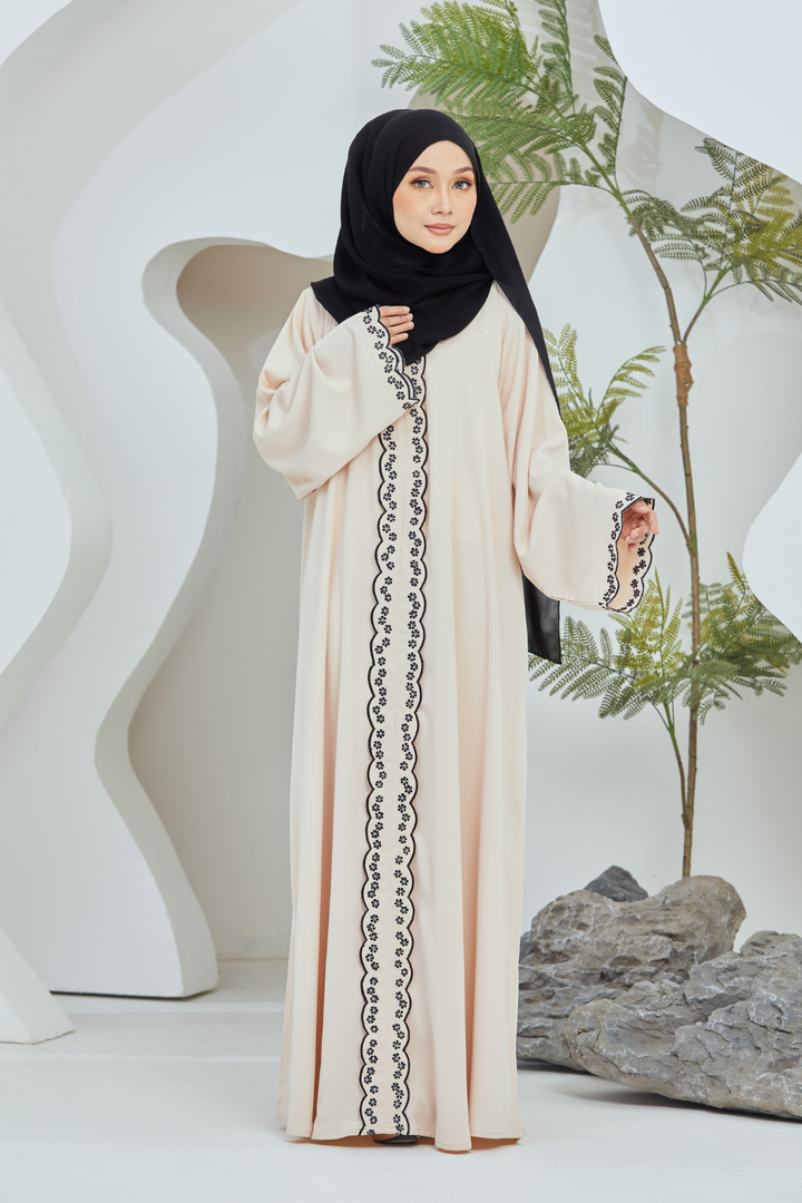 Sabreen in Linen