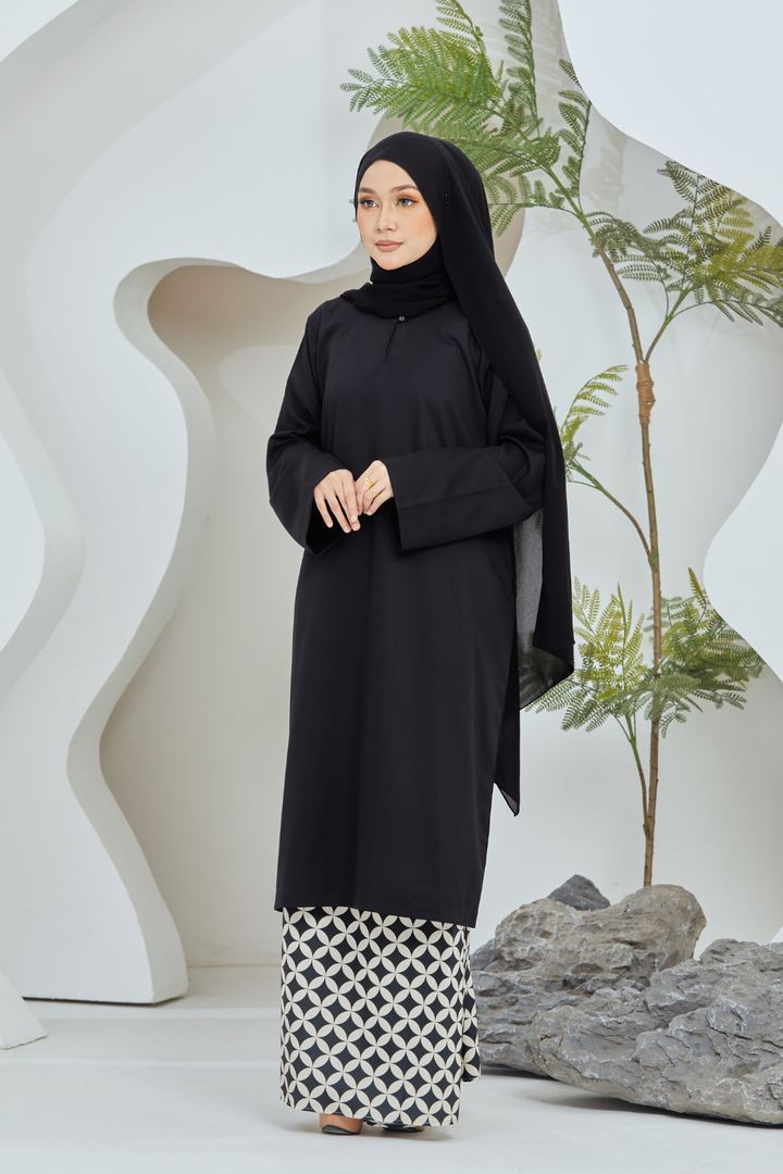 Camelia Baju Kurung in Black