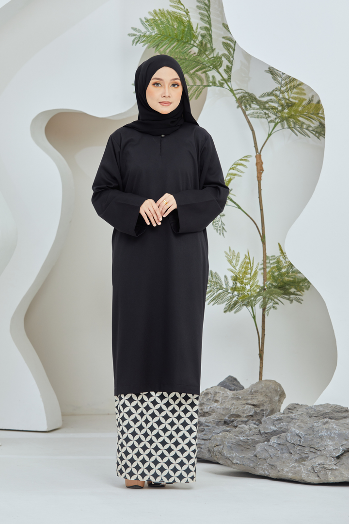 Camelia Baju Kurung in Black