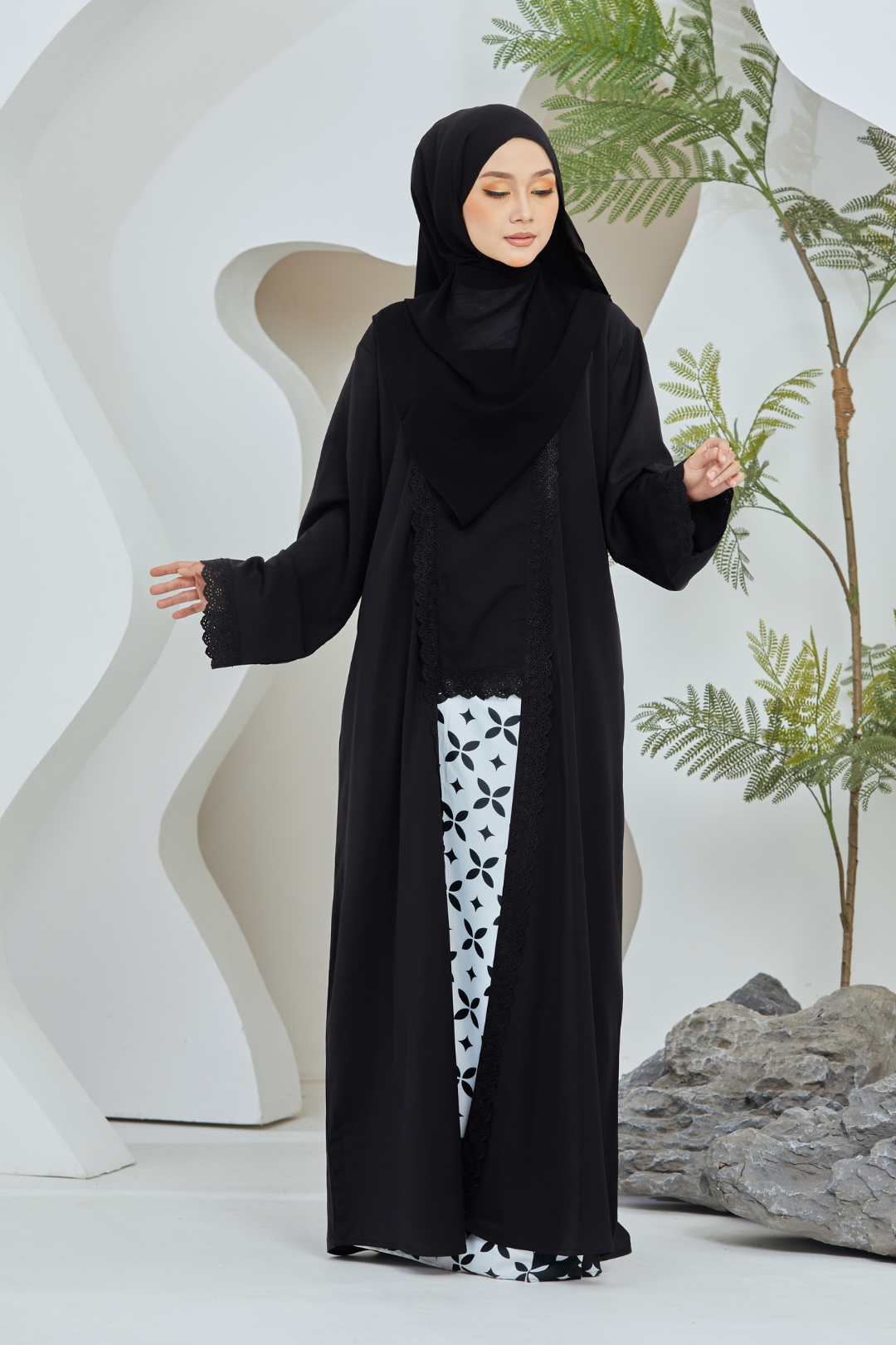 Ayesha Kebaya in Black