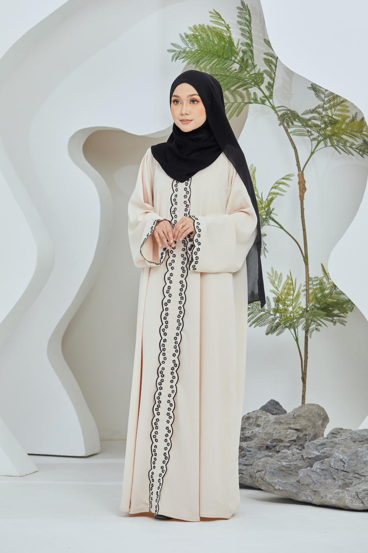 Sabreen in Linen