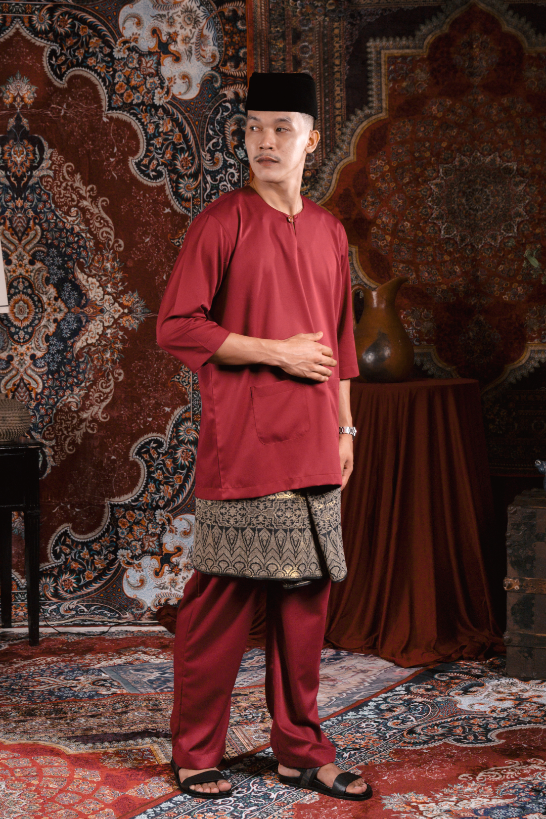 ARNA : Satria Baju Melayu in Maroon