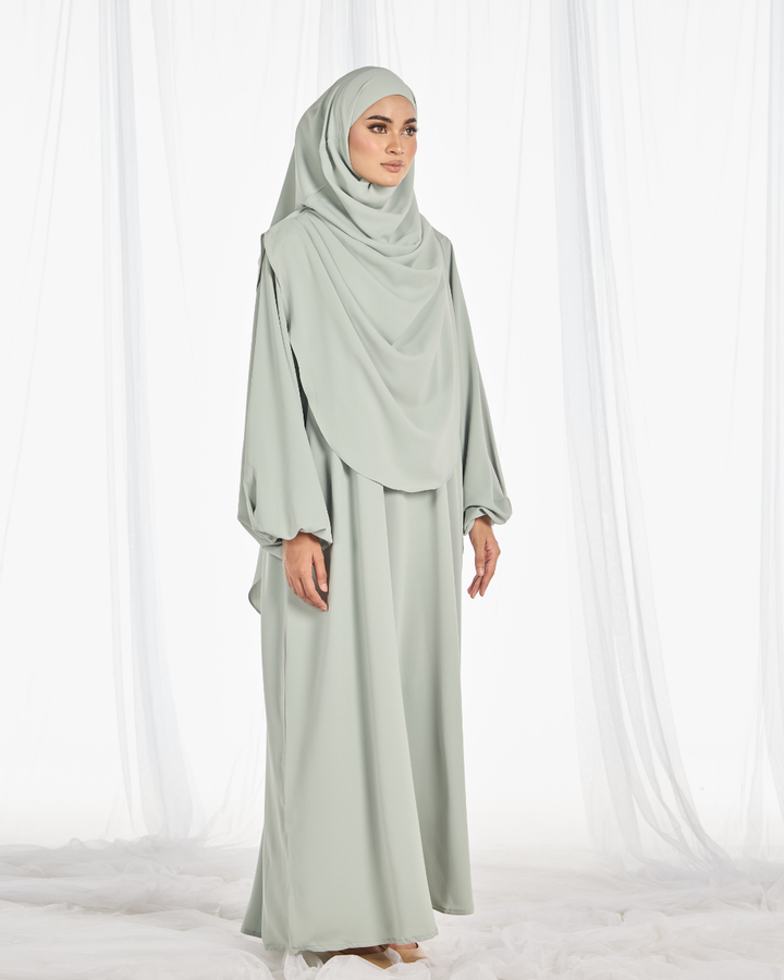 Instock: Warda Khimar Umrah Set in Mint