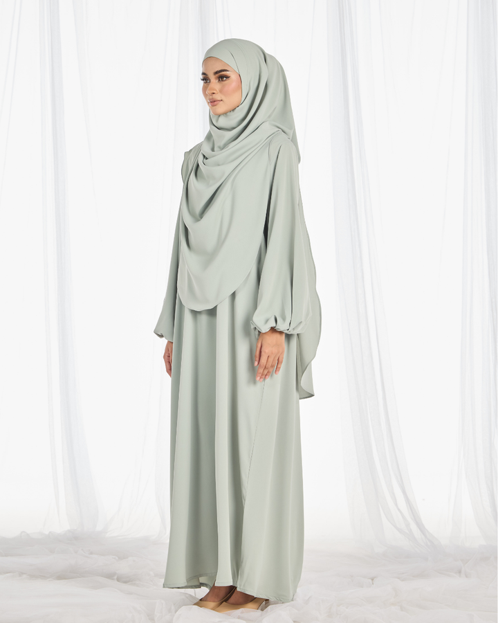 Instock: Warda Khimar Umrah Set in Mint