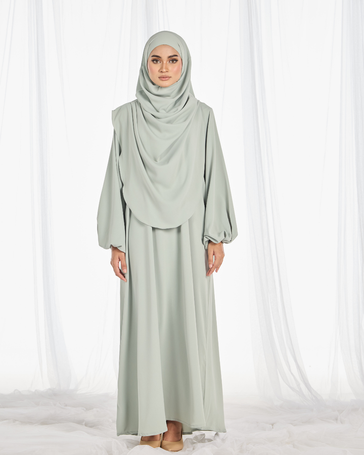 Instock: Warda Khimar Umrah Set in Mint