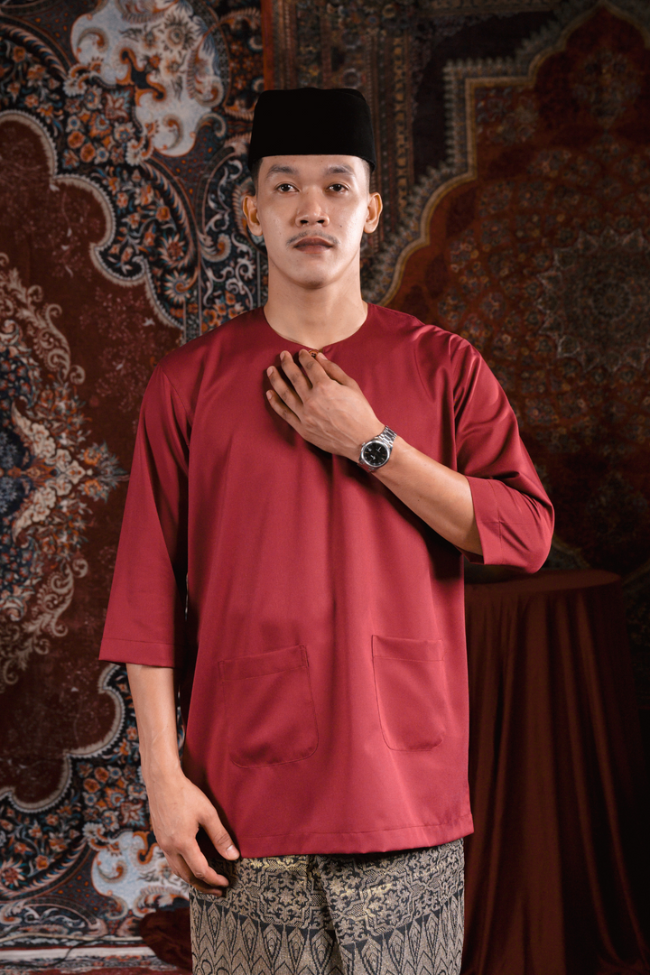 ARNA : Satria Baju Melayu in Maroon