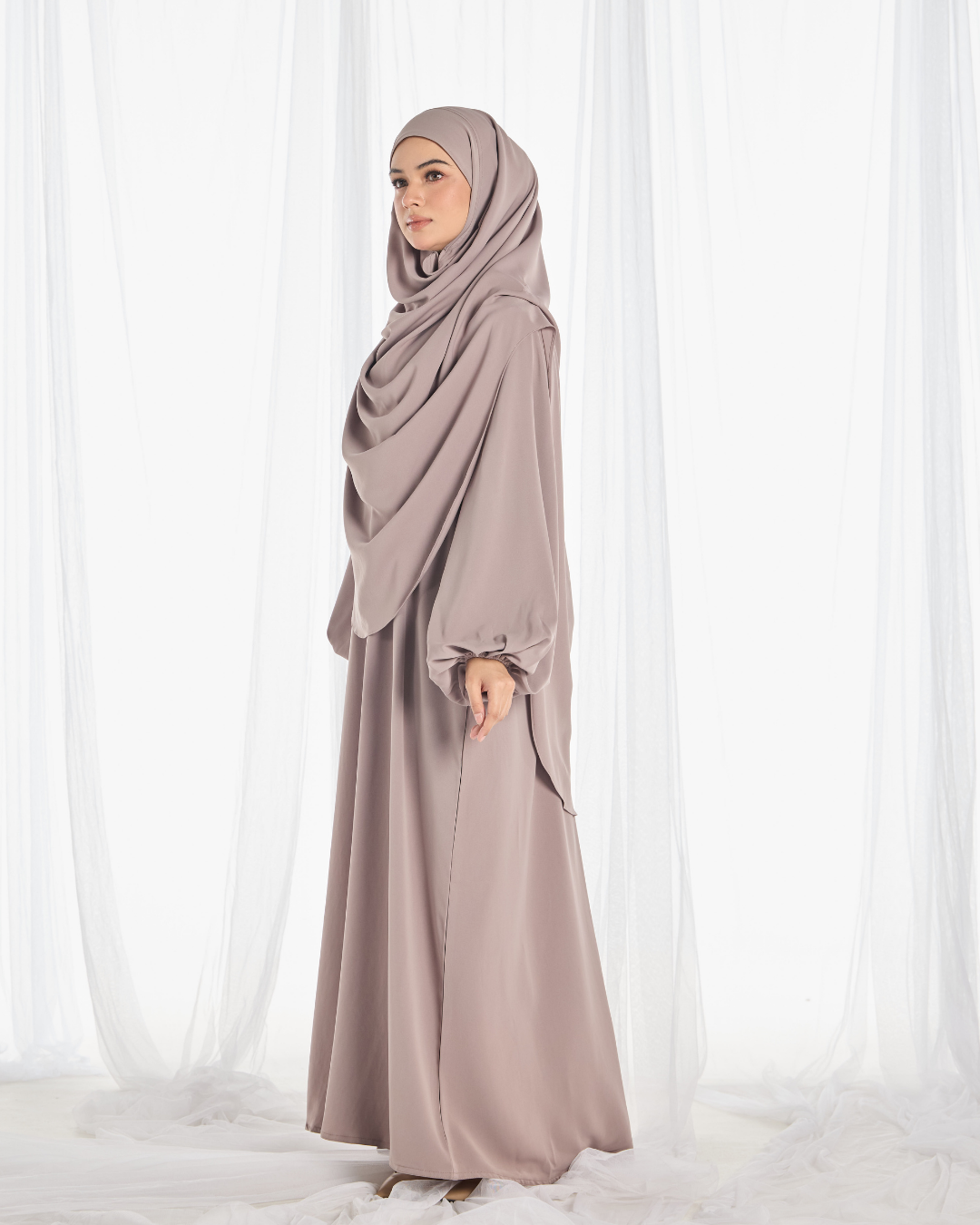 PO II : Warda Khimar Umrah Set in Taupe