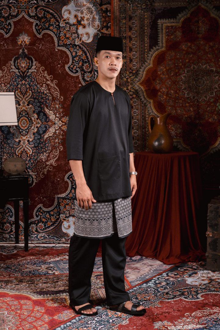 ARNA : Satria Baju Melayu in Black