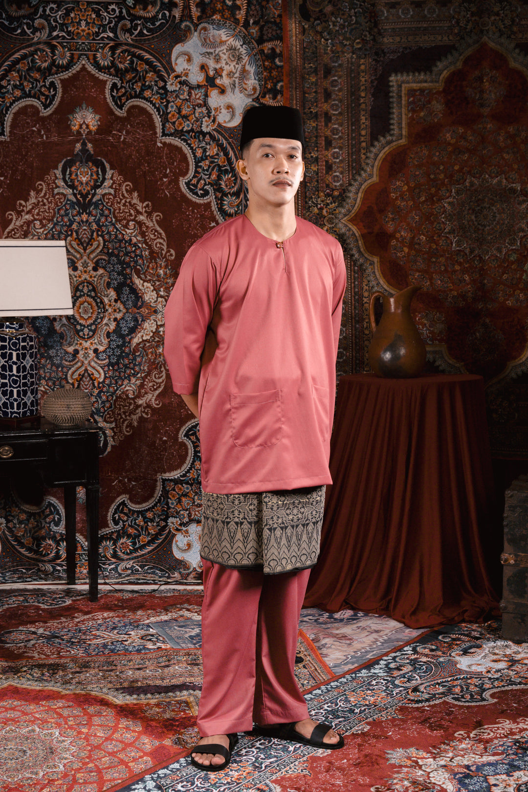 ARNA : Satria Baju Melayu in Dusty Roses