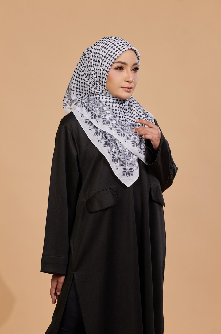 Tatreez Ghutra Square in White
