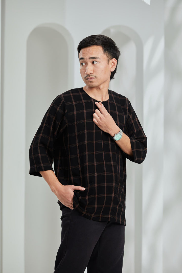 ARNA : Kurta Bayu in Chic Checks