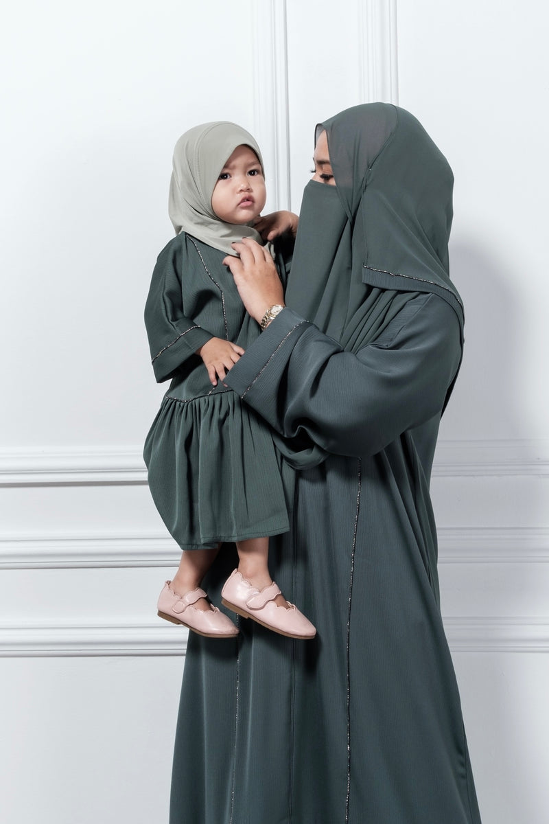 Mirna Dubai Abaya with Mermaid Pleats, Line Crystals, and Slimming Design